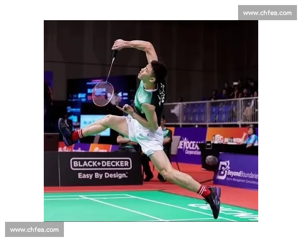 260 斤 “功夫熊猫” 跳杀惊艳全场！揭秘羽毛球教练的逆袭之路