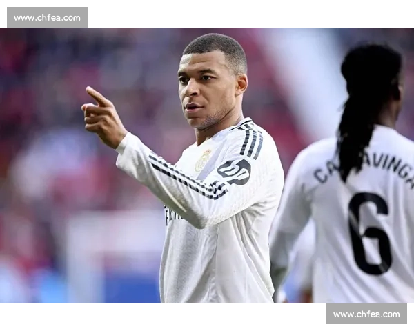 欧冠生死战!姆巴佩帽子戏法 vs C 罗点射救主,你为谁热血沸腾?