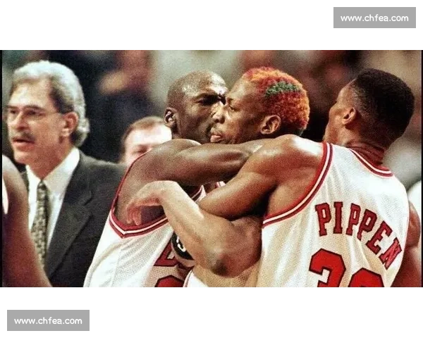 篮球历史上最具话题性的篮板狂人与禁区巨兽对决罗德曼对奥尼尔